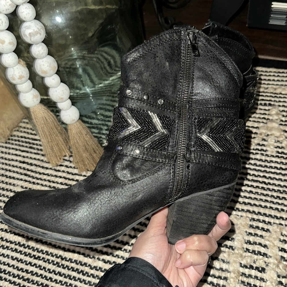 Not rated black boots - Picture 3 of 6